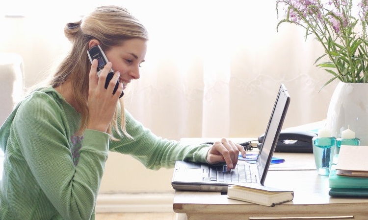Lavora per un call center, ma da casa Lavora per un call center, ma da casa